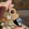 Colgante con  Granate y flecha de Obsidiana