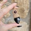 Colgante con  Granate y flecha de Obsidiana