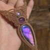 Collar magia violeta