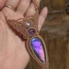 Collar magia violeta