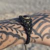 Pulsera granate en latón