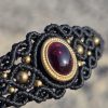 Pulsera granate en latón