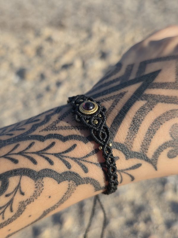 Pulsera granate en latón