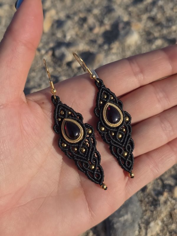 Pendientes con granate en latón