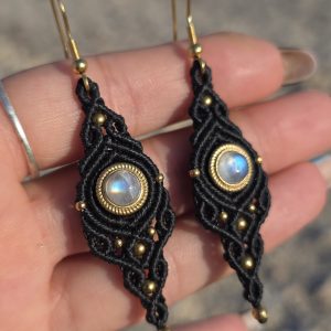 Pendientes con piedra luna en latón