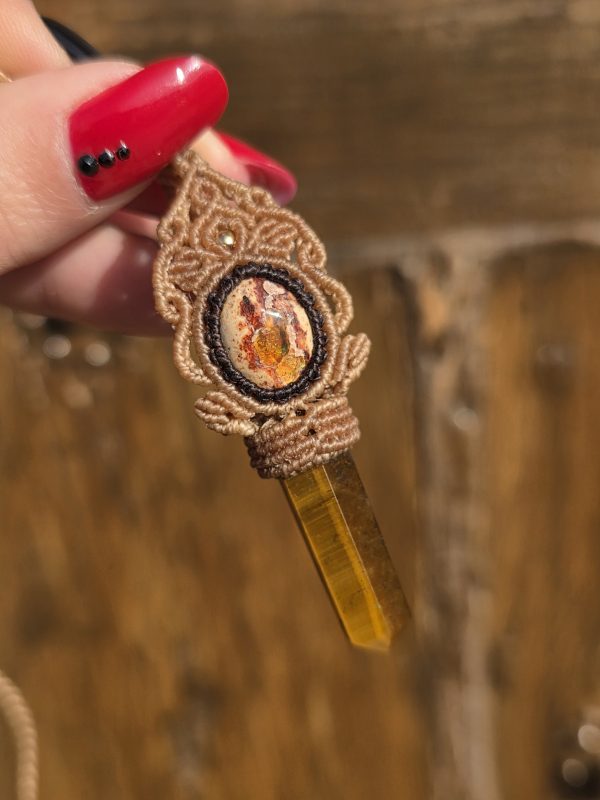 2025/11/1000029623-scaled.jpg Colgante con ópalo de fuego mexicano y punta de ojo de tigre