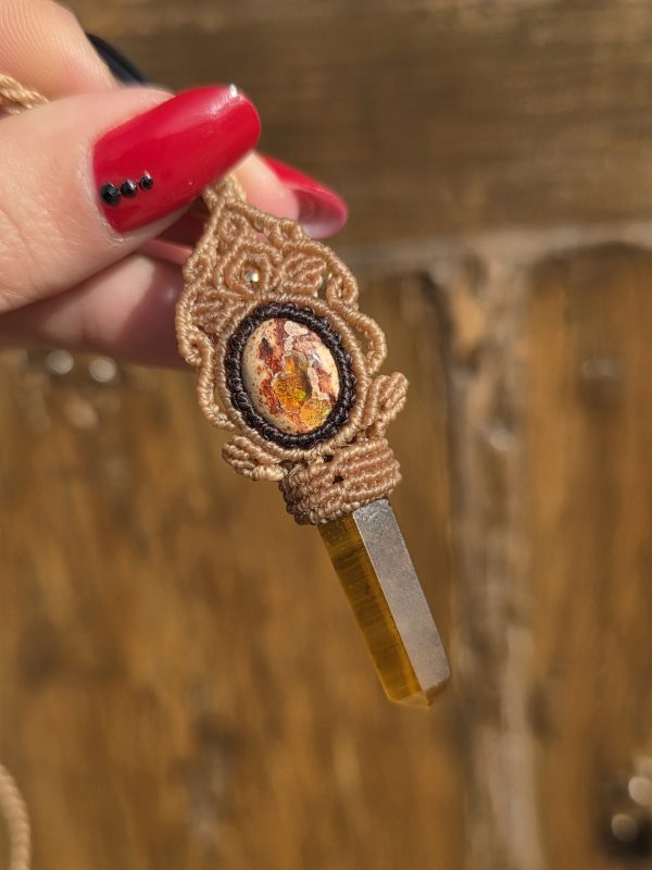 2025/11/1000029624-scaled.jpg Colgante con ópalo de fuego mexicano y punta de ojo de tigre