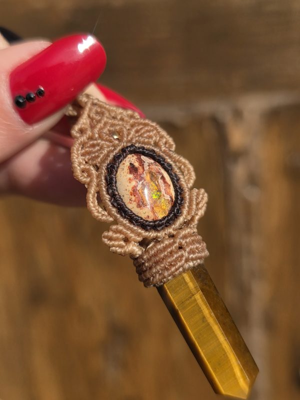 2025/11/1000029625-scaled.jpg Colgante con ópalo de fuego mexicano y punta de ojo de tigre