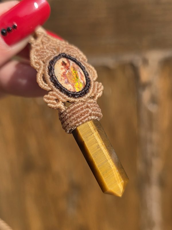 2025/11/1000029627-scaled.jpg Colgante con ópalo de fuego mexicano y punta de ojo de tigre