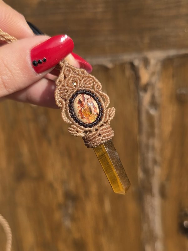 2025/11/1000029629-scaled.jpg Colgante con ópalo de fuego mexicano y punta de ojo de tigre