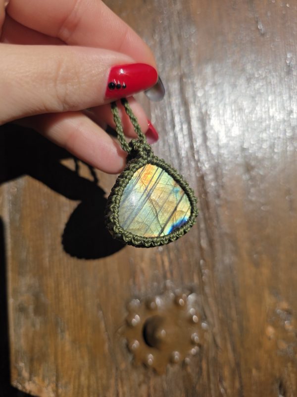 2025/11/1000030049-scaled.jpg Colgante labradorita amarilla