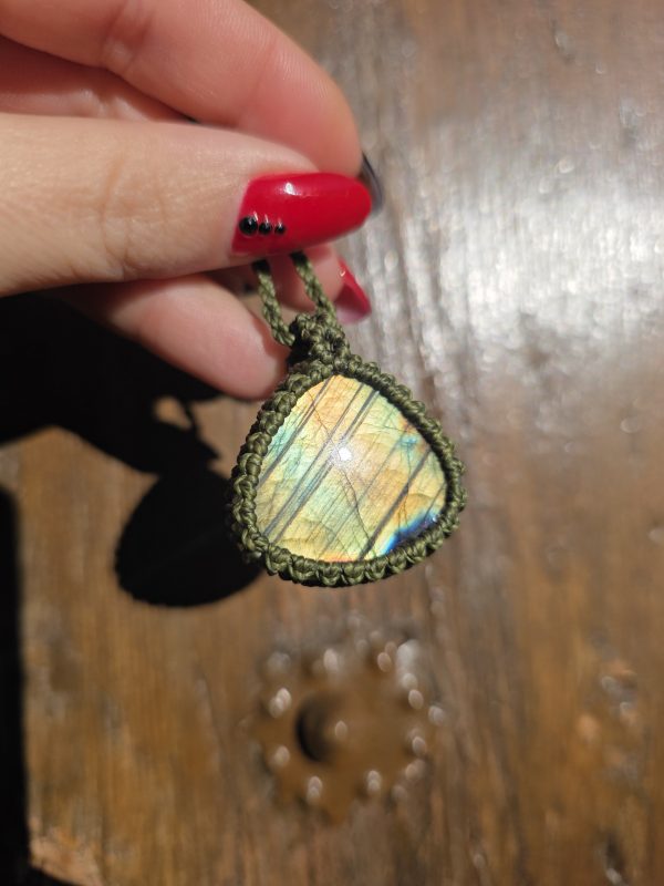 2025/11/1000030051-scaled.jpg Colgante labradorita amarilla