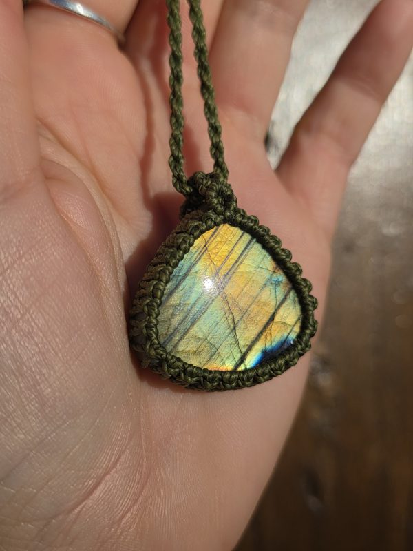 2025/11/1000030057-scaled.jpg Colgante labradorita amarilla